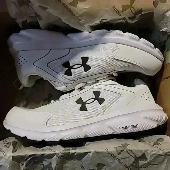Under Armour Charged Assert 9 D Wide Shoes White Women Size 11 New In Box NIB UA - Picture 4 of 6